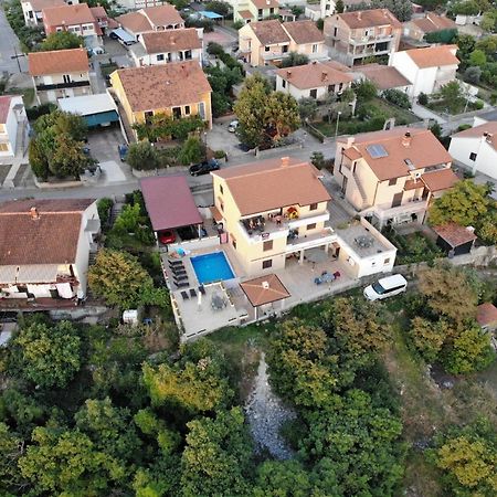 Apartman "Sabine Red" With Heated Pool Omišalj Zewnętrze zdjęcie