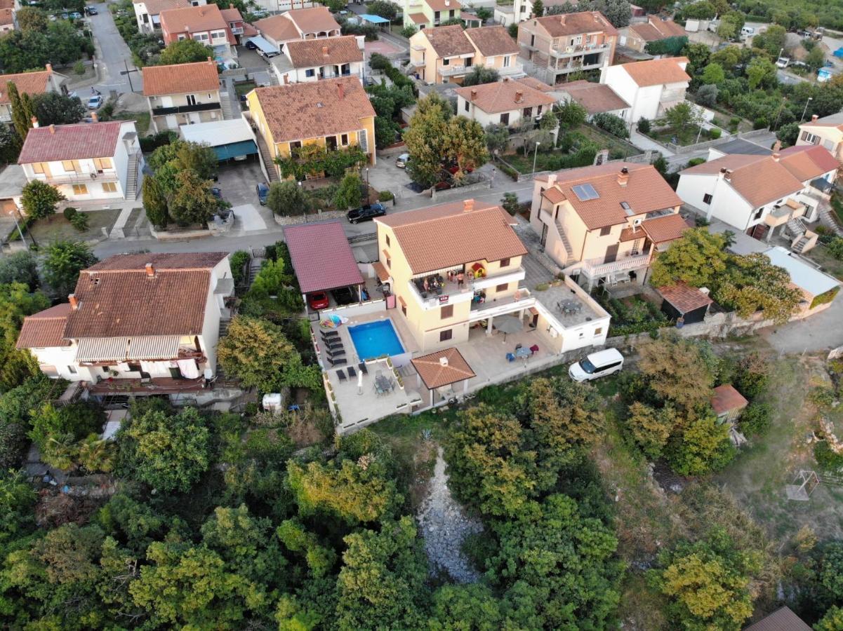 Apartman "Sabine Red" With Heated Pool Omišalj Zewnętrze zdjęcie