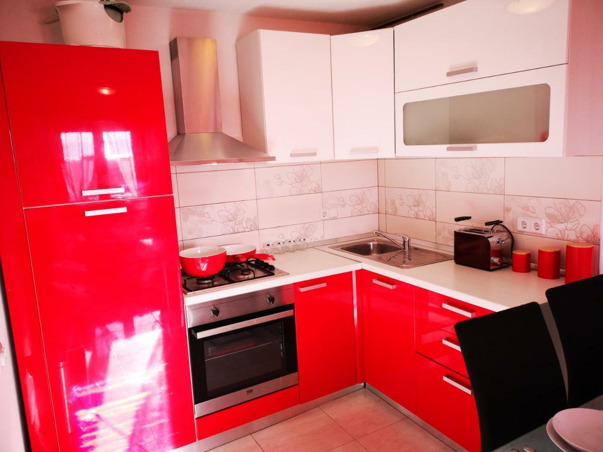 Apartman "Sabine Red" With Heated Pool Omišalj Zewnętrze zdjęcie