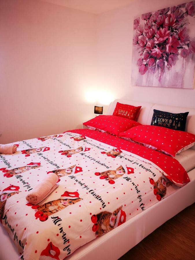 Apartman "Sabine Red" With Heated Pool Omišalj Zewnętrze zdjęcie