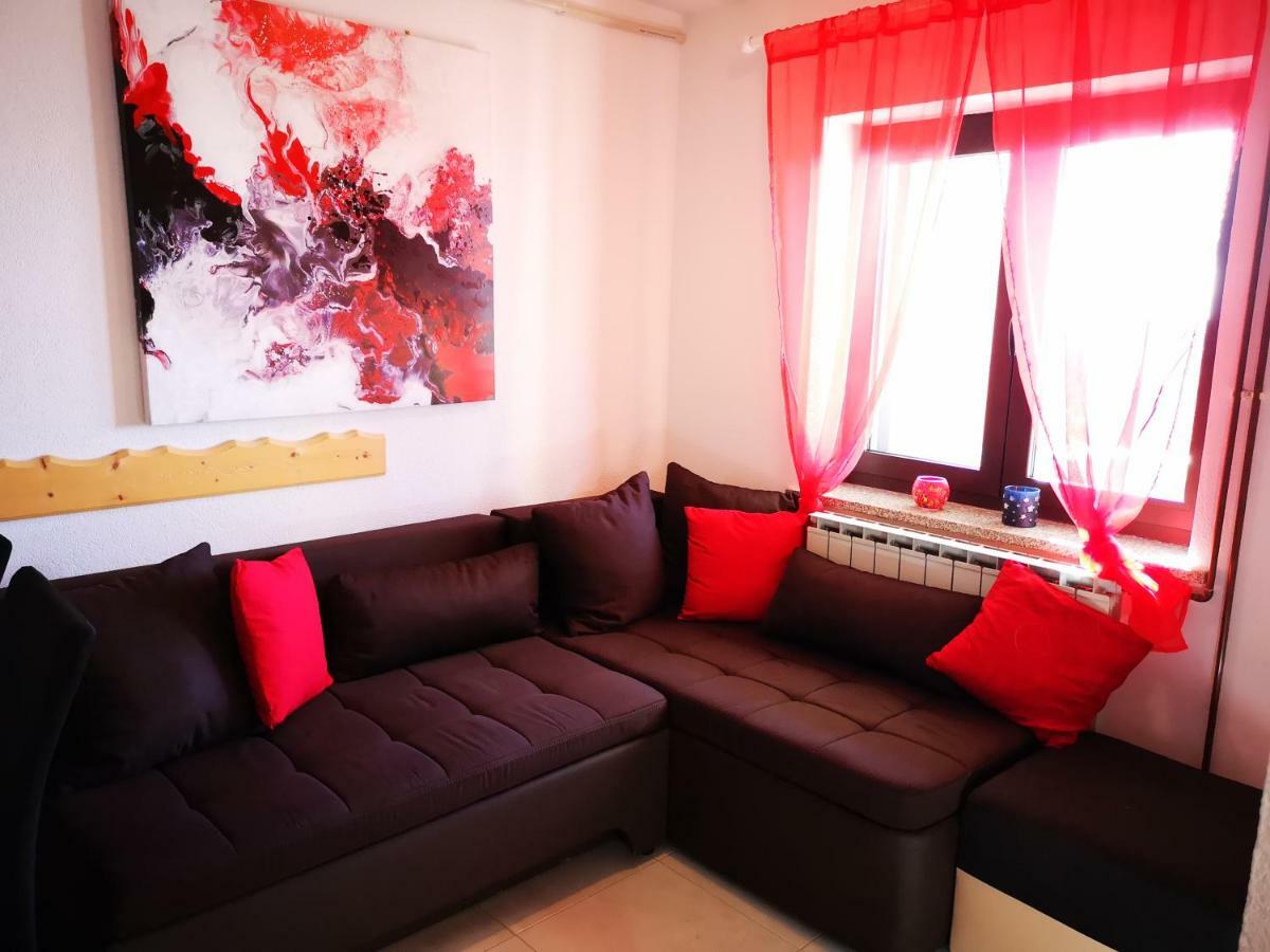 Apartman "Sabine Red" With Heated Pool Omišalj Zewnętrze zdjęcie