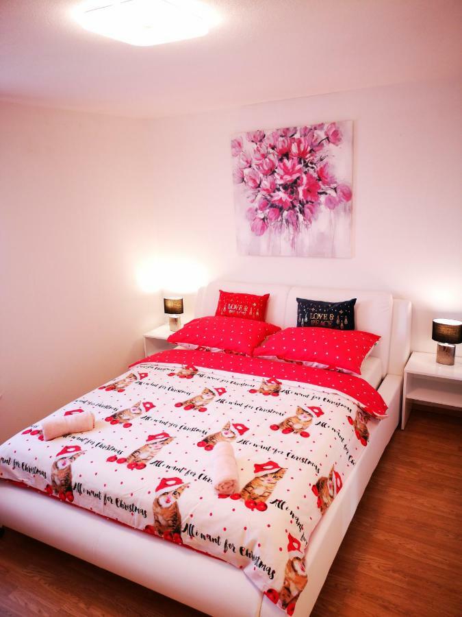Apartman "Sabine Red" With Heated Pool Omišalj Zewnętrze zdjęcie