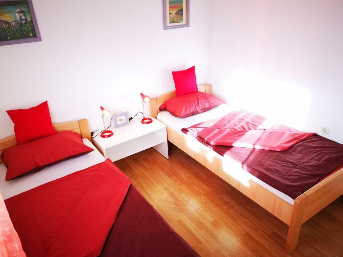 Apartman "Sabine Red" With Heated Pool Omišalj Zewnętrze zdjęcie